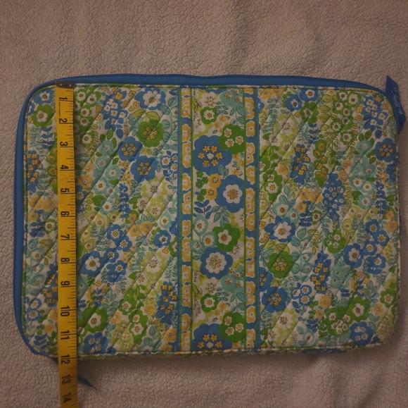 Vera Bradley large computer case - Picture 1 of 5